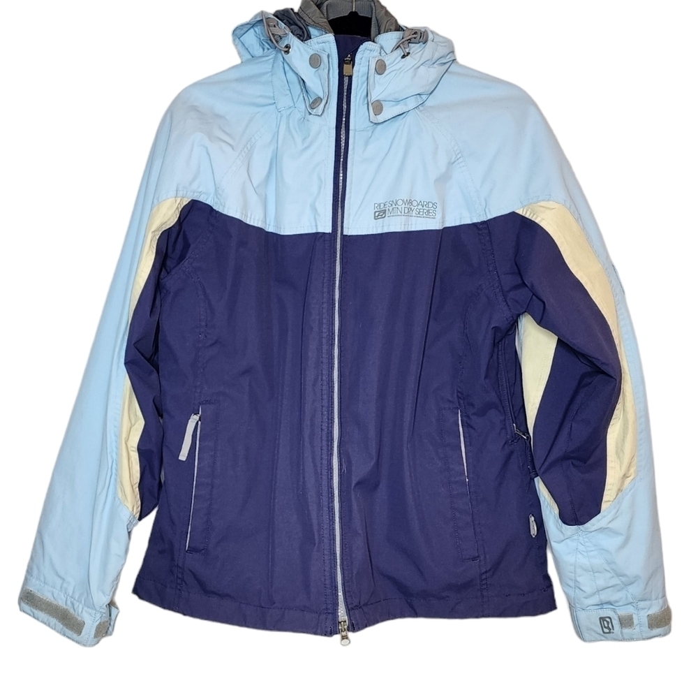 Ride Snowboards blue women's medium mtn dry series coat.